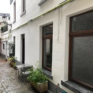 Petite Impasse Privee Homestay Brussels