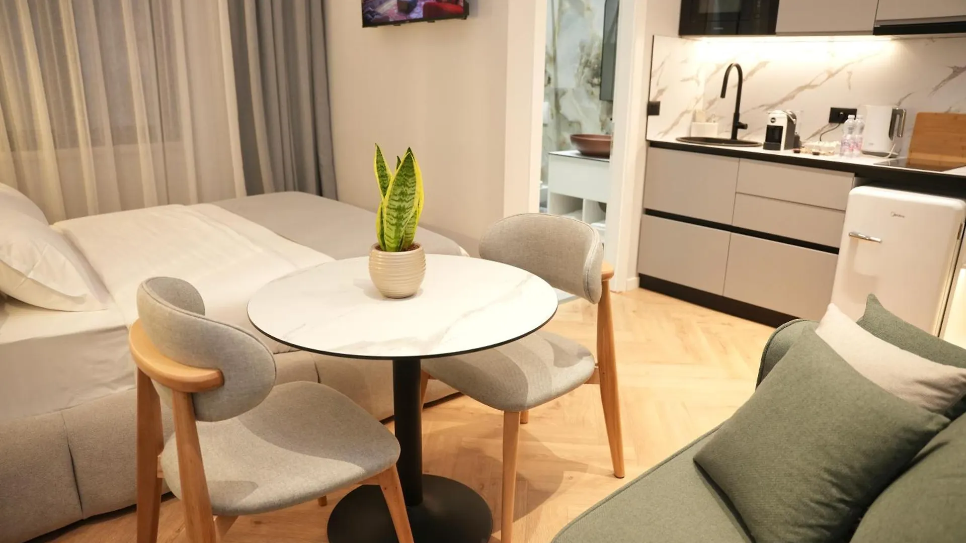 Nea Deluxe Apart-Hotel Tirana Apartment